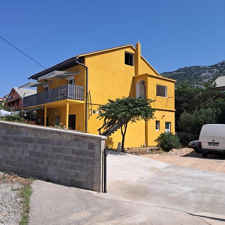 Apartments Mara Bela Karlobag Zewnętrze zdjęcie