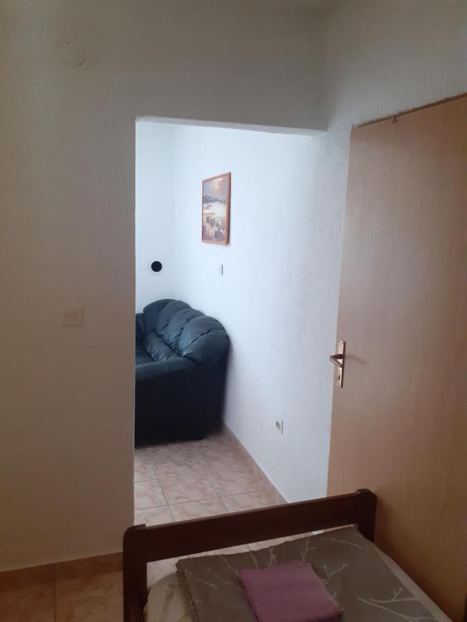 Apartments Mara Bela Karlobag Zewnętrze zdjęcie