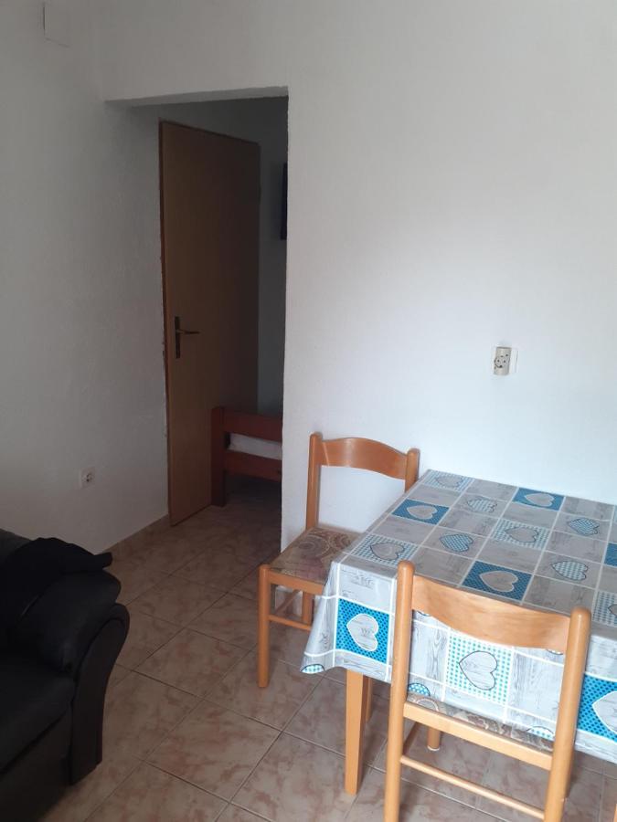 Apartments Mara Bela Karlobag Zewnętrze zdjęcie