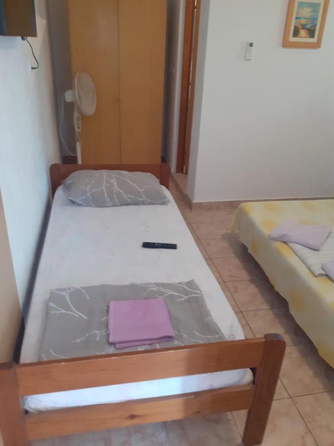 Apartments Mara Bela Karlobag Zewnętrze zdjęcie