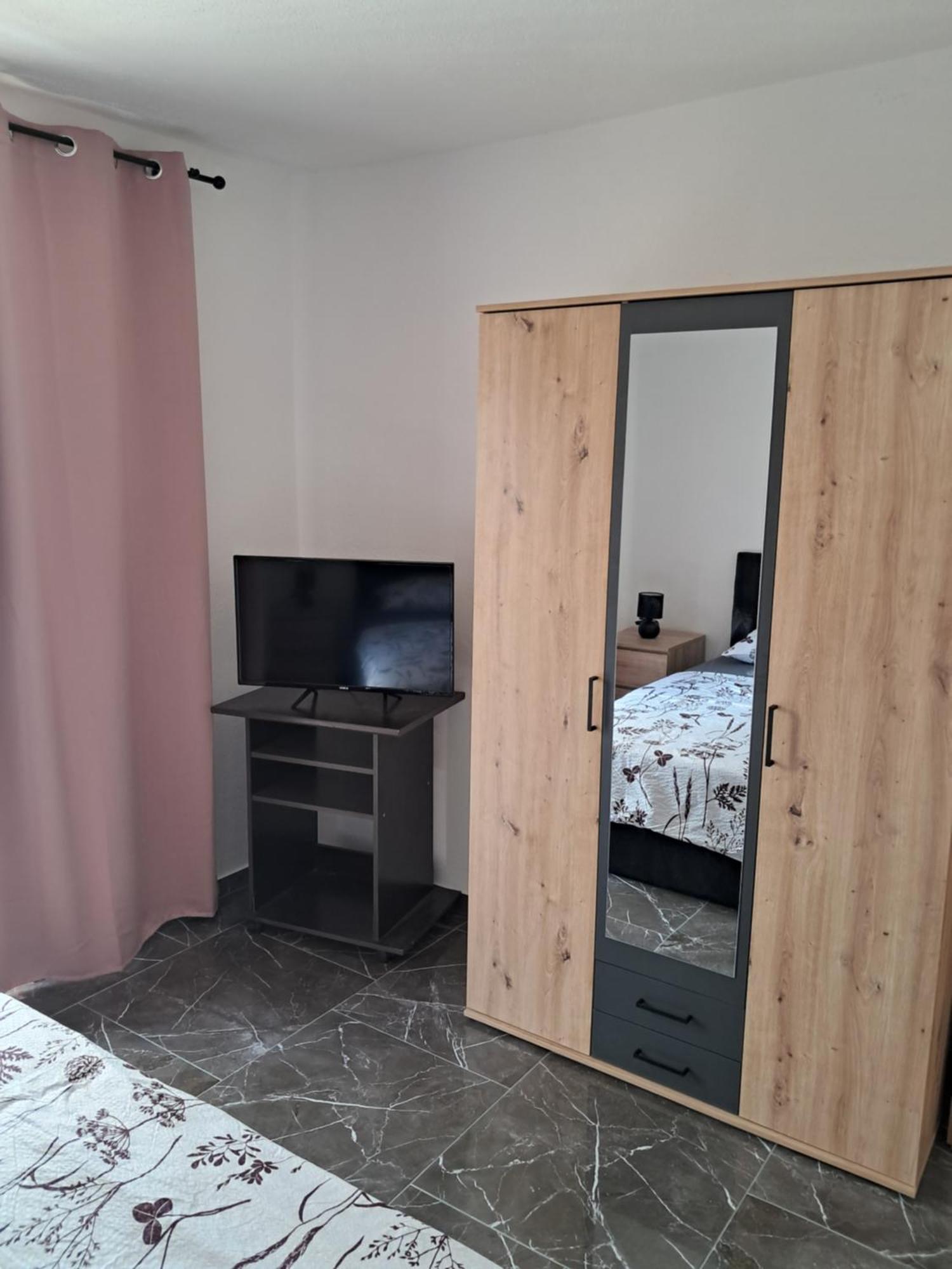 Apartments Mara Bela Karlobag Zewnętrze zdjęcie