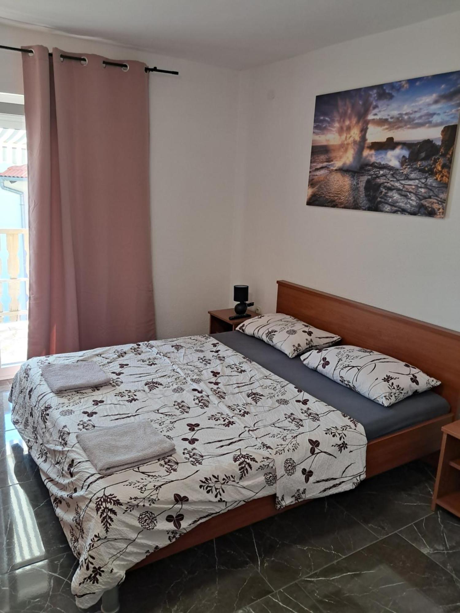 Apartments Mara Bela Karlobag Zewnętrze zdjęcie