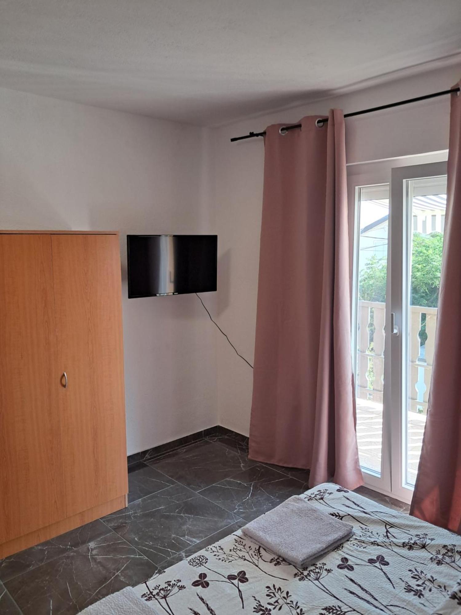 Apartments Mara Bela Karlobag Zewnętrze zdjęcie