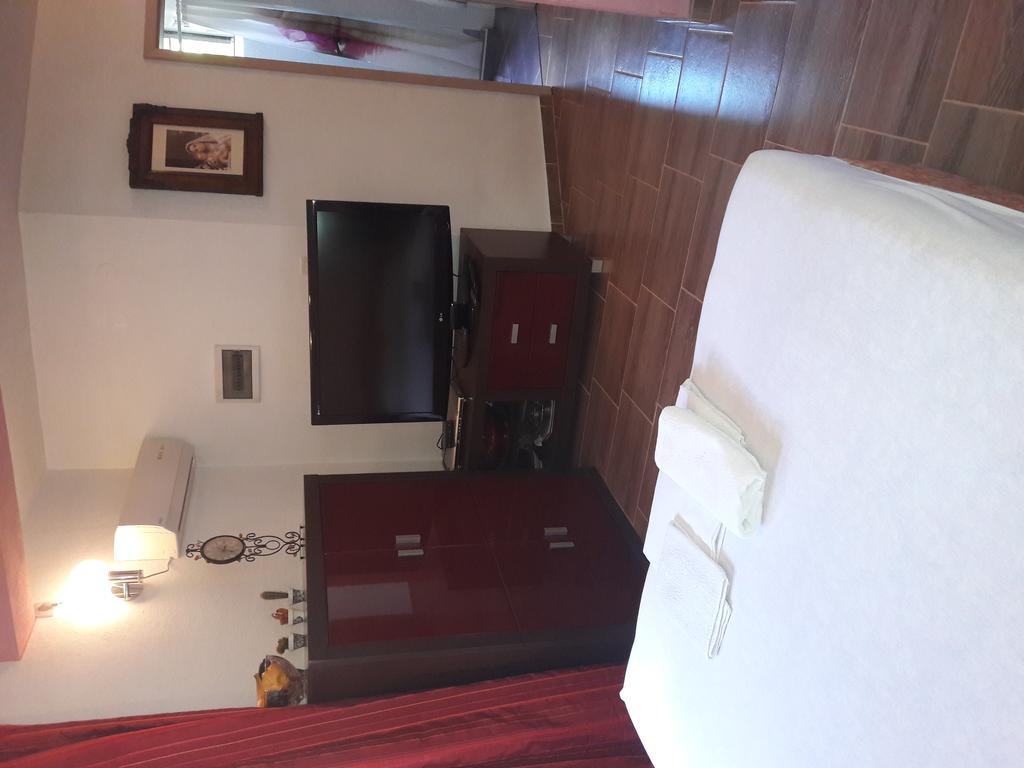Apartments Mara Bela Karlobag Zewnętrze zdjęcie